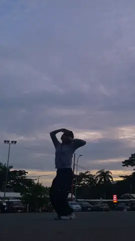 it's youuu~~~ #focush2h #hearts2hearts #dancecover