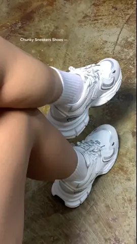 ang ganda ng shoes na to! comfy at magaan sa paa.🥰 #shoes #chunkyshoes #shoesforwomen #sneakersshoes #whiteshoes #shoesrecommendation #fyp 