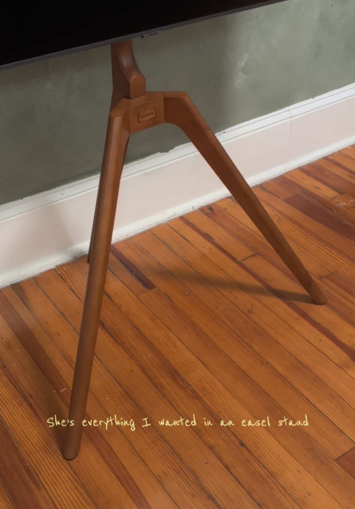 I found it! The perfect easel stand for my TV….and it only took a few minutes of scrolling. #easel #tvstand #homeupgrades #homedecor 