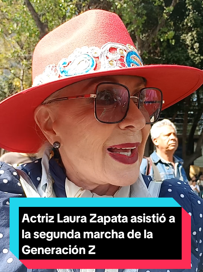 La actriz Laura Zapata acudió a la segunda marcha convocada por la Generación Z para expresar su descontento en contra del gobierno encabezado por la presidenta, Claudia Sheinbaum.