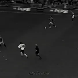 🗣️🔥 Tarde pero puntual.🗣️Disque pa tener estilo.🔥 #futbol #trendingvideo #cr7 #disciplina #valor #frasesegocentricas #confianza #fyp #viral 