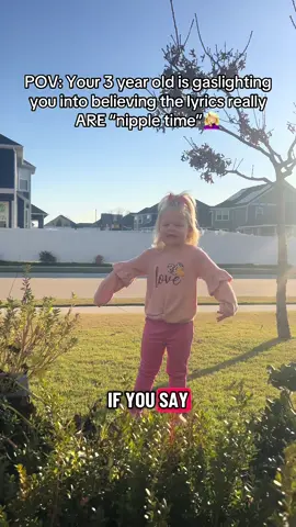Can’t tell this girl NOTHIN 🤦🏼‍♀️☠️ #toddlersoftiktok #wronglyrics #funnytoddler #christmassong #fypppp 