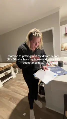 who would’ve guessed 🤗 #blessed #idontevenwanttogotocollege 