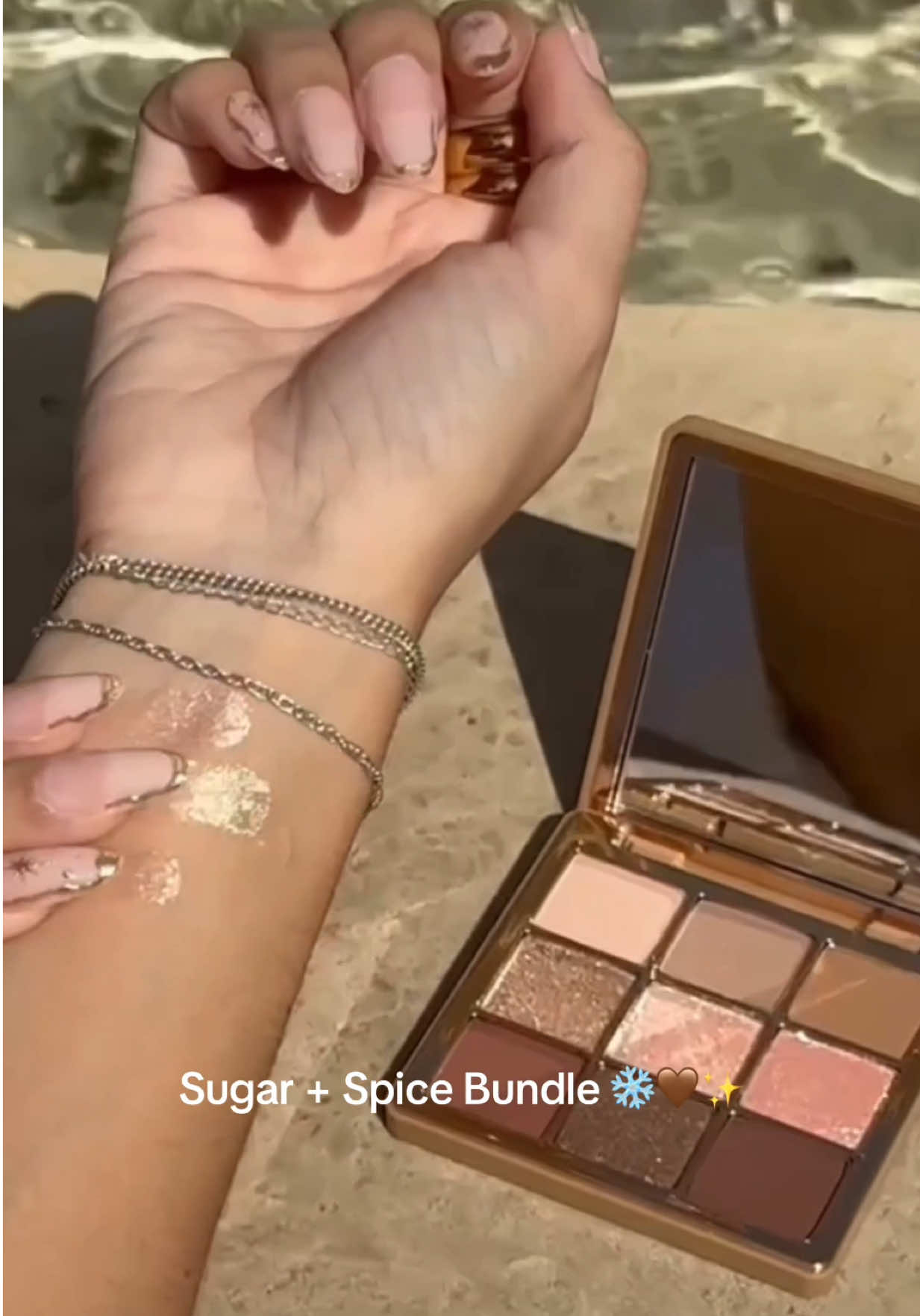 #BlackFriday starts NOW! The stars of the show: ✨ Prime & Play Bundle – 33% off ✨ Smooth Blur Bronzer – 10% off ✨ Glow Seeker Highlighter – 25% off ✨ Sugar + Spice Mini Eyeshadow Bundle – $43 ✨ Embers + Haze Mini Eyeshadow Bundle – $43 #AnastasiaBeverlyHills #freeshipping #blackfriday #holidymakeup 