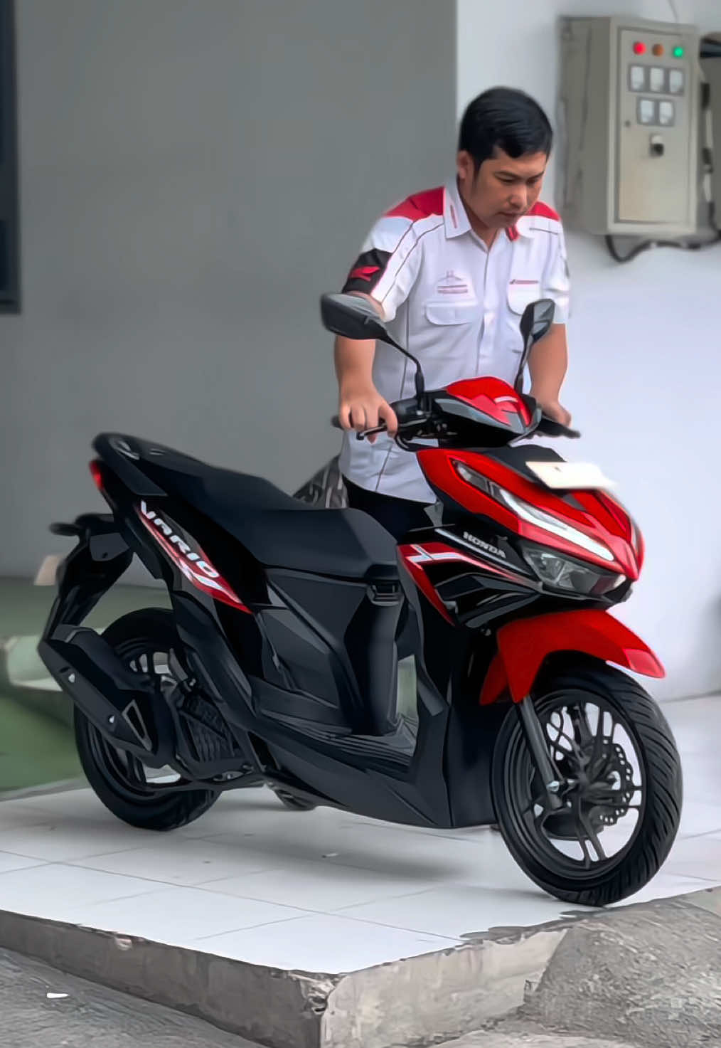 Hallo guys,izin join ya user vario 🙏🏻 #fyp #variomodifikasi #varioproper #vario125new #foryoupage 