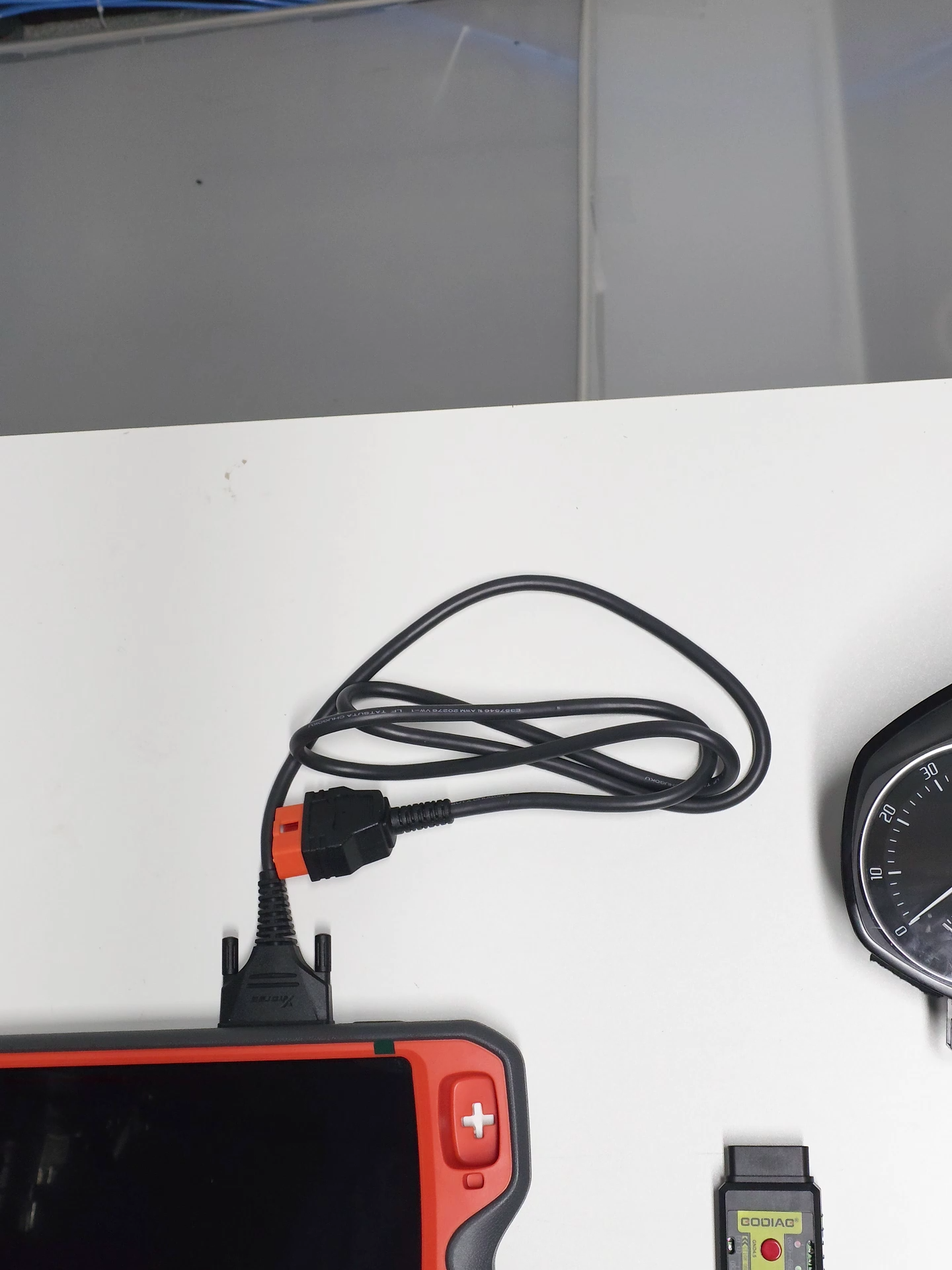 connect XHORSE vvdi key tool plus with godiag gt108 to Diagnose Skoda IMMO NEC24C32 cluster #obd365 #obd2 #obd2scanner #xhorse #godiag #fyp