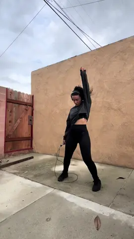 You know this boogie is for real… #jumprope #boxing #fyp  🎧@Beats by Dre  👖@Gymshark  👟 @Nike 