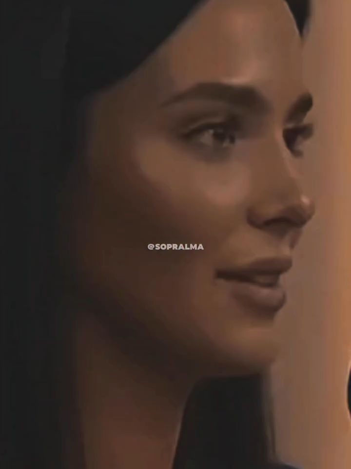 A verdadeira riqueza não está em possuir muito, mas em ter paz. A paz é o luxo silencioso que não se compra, apenas se conquista. Quando você encontra esse estado de serenidade interior, nenhum ruído externo consegue te desestabilizar. A paz não é ausência de problemas, é a presença de equilíbrio mesmo em meio ao caos. É o abrigo da mente sábia que aprendeu a não reagir a tudo que acontece ao redor. Estar em paz é dominar o próprio mundo interno. É não permitir que a raiva dos outros contamine o seu coração, nem que o medo dos outros apague sua fé. Quando estamos em paz, pensamos com clareza, sentimos com leveza e agimos com propósito. A mente tranquila é a maior fortaleza que existe, porque quem está em paz é inatingível pelas pequenas guerras alheias. A paz é a verdadeira vitória de quem já entendeu que nem tudo vale uma resposta e nem todo confronto merece energia. Então, pense: o que ainda está te tirando a paz e por que você continua permitindo?