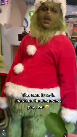 Mr. Grinch！！！🤣 #universal #universalstudios #universalparks #grinch #thegrinch #grinchmas #christmas #holidays #orlando #florida #vacation #disney #disneyworld #disneyland #disneyparks #themeparks