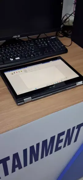 Laptop Tablet Terbaik Lipat 360° layar tajam. Acer Spin5- Intel Core i5 Gen 8 Ram 8GB SSD 256GB Windows 11+ Ms. Office 2021 PCT Komputer Pusat Belanja Audio SoundSystem & Komputer IT Jl. S. Parman no.36 Madiun Selatan Suncity- Depan Mitra10 Wa 0857-3577-8105 (imam)  #laptop #tablet #komputer #laptoptablet #touchscreen 