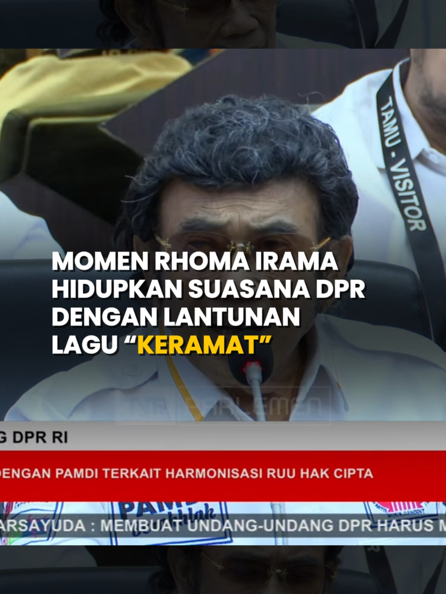Raja Dangdut Rhoma Irama sempat menghidupkan suasana RDPU Baleg DPR RI ketika ia tiba-tiba melantunkan lagu “Keramat” di Kompleks Parlemen, Senayan, Kamis, 20 November 2025. Momen itu terjadi saat PAMDI memaparkan pandangan mereka mengenai perlindungan karya serta wacana revisi UU Nomor 28 Tahun 2014 tentang Hak Cipta. Dalam kesempatan tersebut, Rhoma menegaskan bahwa para seniman membutuhkan perlindungan hak cipta yang lebih kuat agar karya mereka tidak mudah disalahgunakan.  Ia juga menyoroti pentingnya revisi UU Hak Cipta yang benar-benar berpihak kepada pencipta lagu dan para musisi. Sumber : YT/TVR Parlemen Editor : Kresna Mahardika #sukabumiupdatecom #sukabumi #rhomairama #hakcipta #uuhakcipta #parlemen