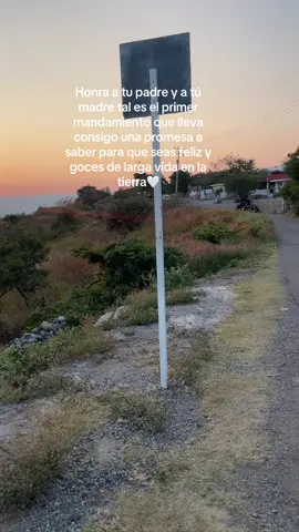 Siempre tenerlo en mente🤍 #motivacion #atardecer #mandamientos #Dios #viral 