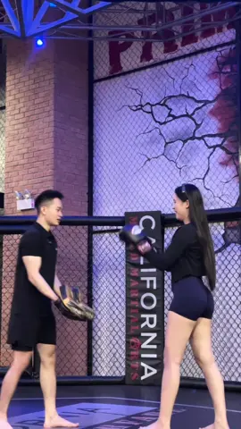 đứa nào bắt nạt a :)) #viraltiktok #boxingtraining 
