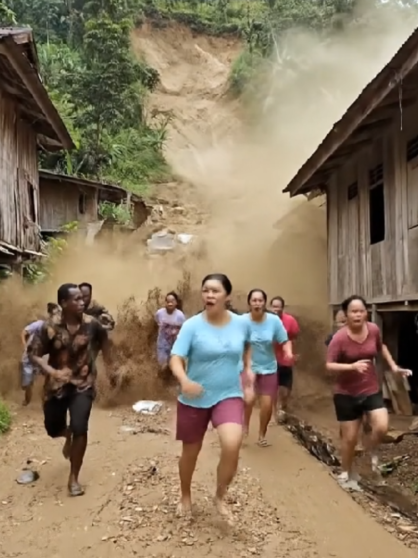 tanah longsor dari atas bukit warga lari berhamburan #ai #longsor #veo3 #geminiai #bencanaalam 