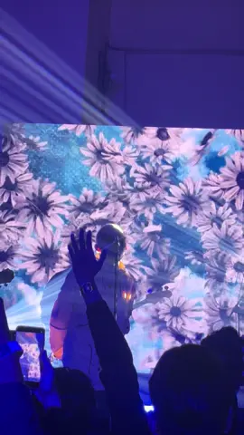 pamungkas sabi juga bawain nya #stopcryingyourheartout  #oasis #kemangchester #pamungkas #alditaher 