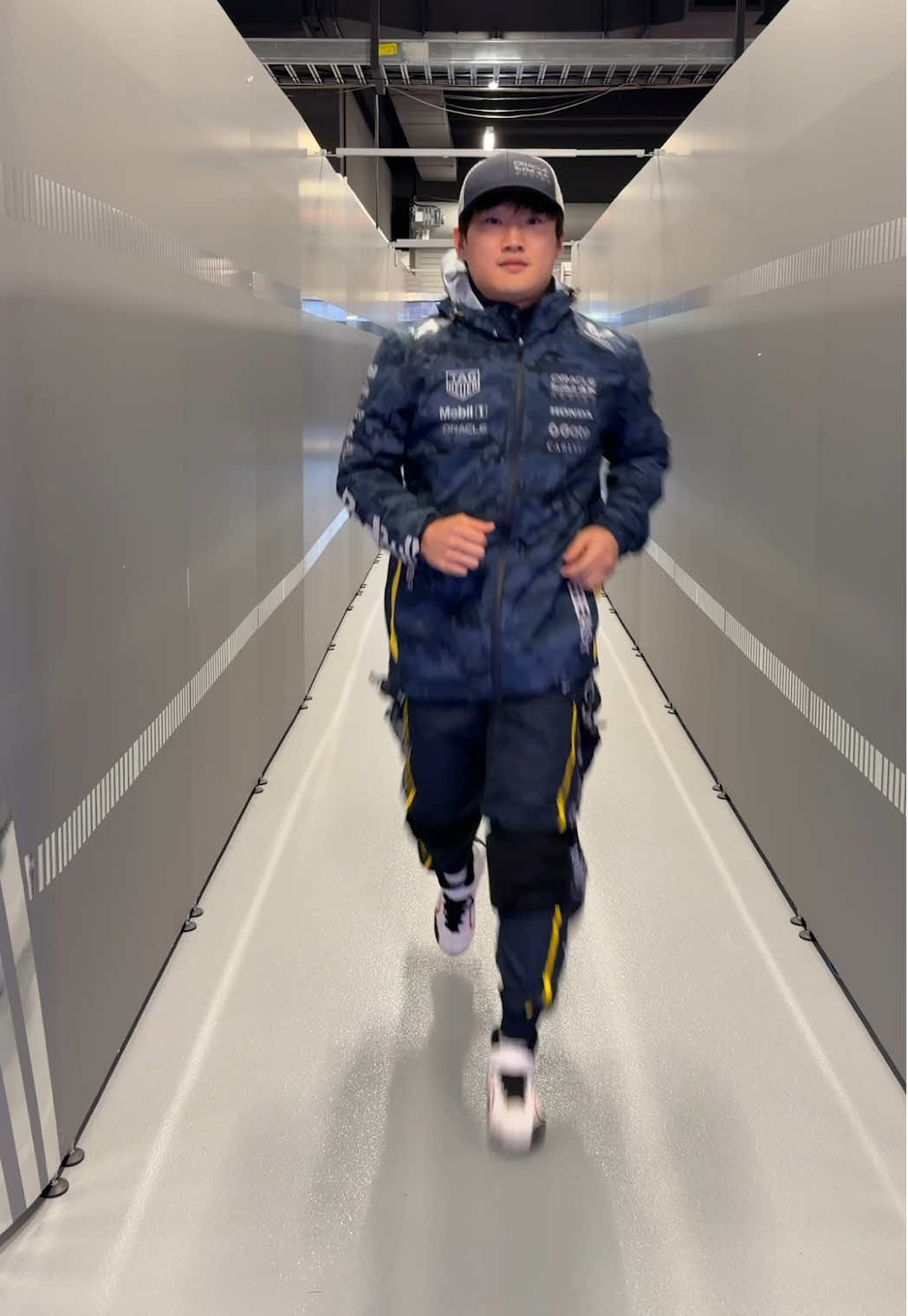 Yuki’s got the zoomies 🏃 #f1 #yukitsunoda #zoom 