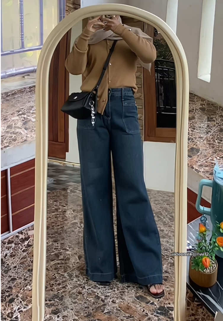 cakep pwol celana by @Unisoo Jeans Official 😍💗 #unisoojeans #jeanswanita #celanajeans #fyppppppppppppppppppppppp #158cm 