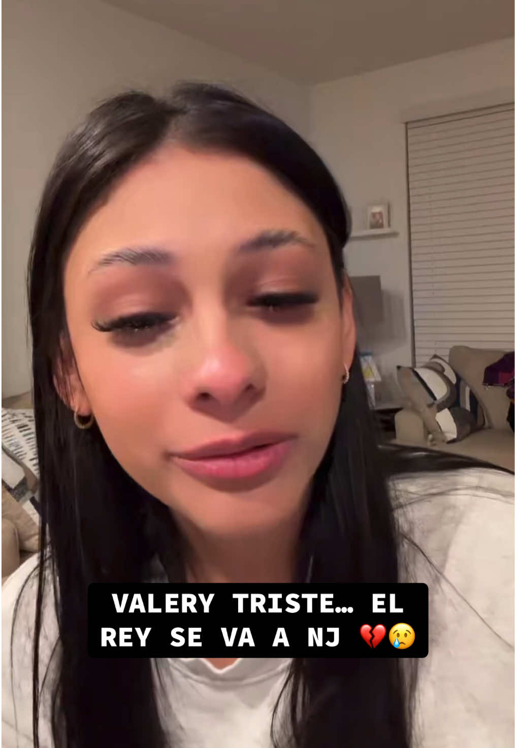 VALERY TRISTE… EL REY SE VA A NJ 💔😢 #reydelacity #viral #triste #paratii #valery @ReyDeLaCity 