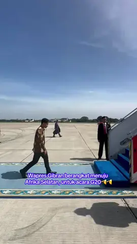 Pagi ini Mas Gibran berangkat naik pesawat Presiden Prabowo🫡🫡 #gibran #wapresgibran #gibranrakabuming #g20southafrica #prabowo 