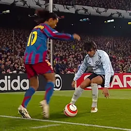 Ronaldinho Skills.                                                         Ib:@LALIGA #ronaldinho #skills #football #fy #viral 