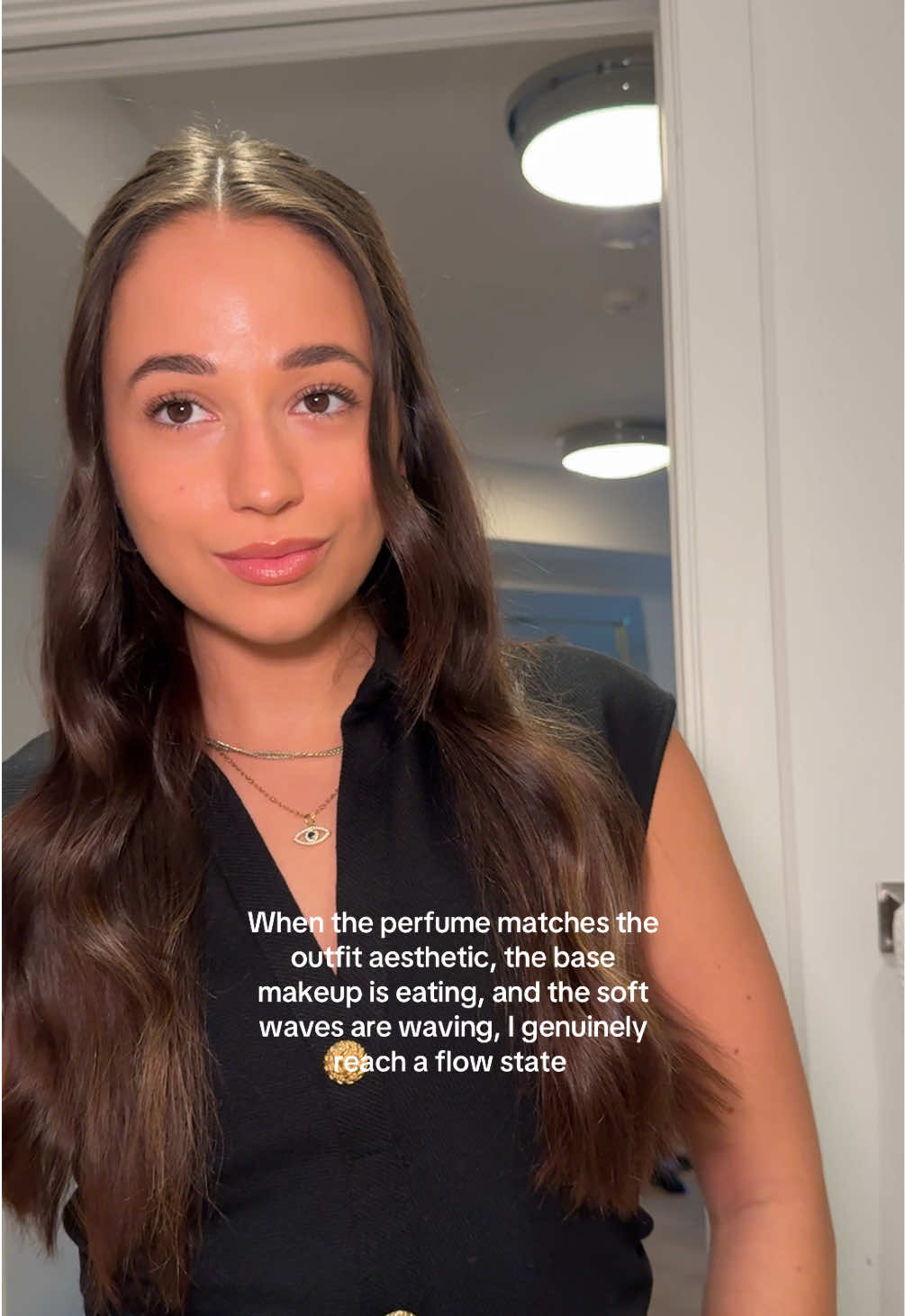 Reach a flow state and a safe space 💞 #girltherapy #outfitinspo #perfume #makeupinspo @ZARA @YSL Beauty 