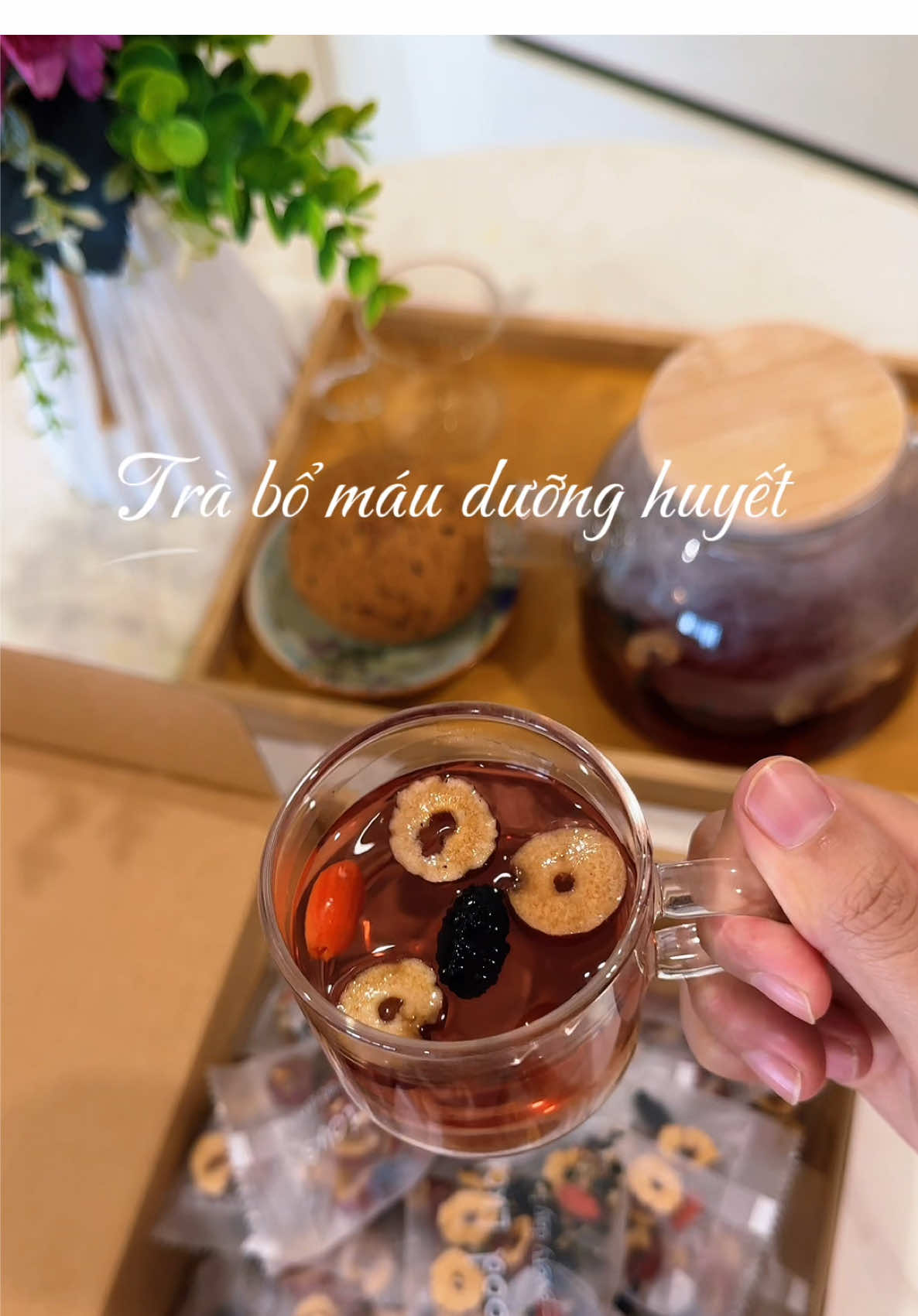 Sau khi uống thử 1 thời gian thì mình đã mua thêm mấy loại trà khác của shop để dùng thử cũng như làm quà tặng cho bố mẹ. Sắp Tết rồi, mọi người có thể tham khảo món quà ý nghĩa này cho người thân và bạn bè nha ❤️ #traduonghuyet #trangon #heathyfood #quatang 