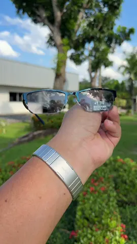 แว่นแฟชั่น แว่นตาธุรกิจ ฿$8852 แว่นกึ่งไร้กรอบปรับแสงเลนส์Auto ได้เปลี่ยนสีเมื่อออกแดดเลนส์BlueBlockด้วย Computer Glasses กรองแสงสีฟ้า 100%จากคอมมือถือ สายตายาว+50ถึง+400