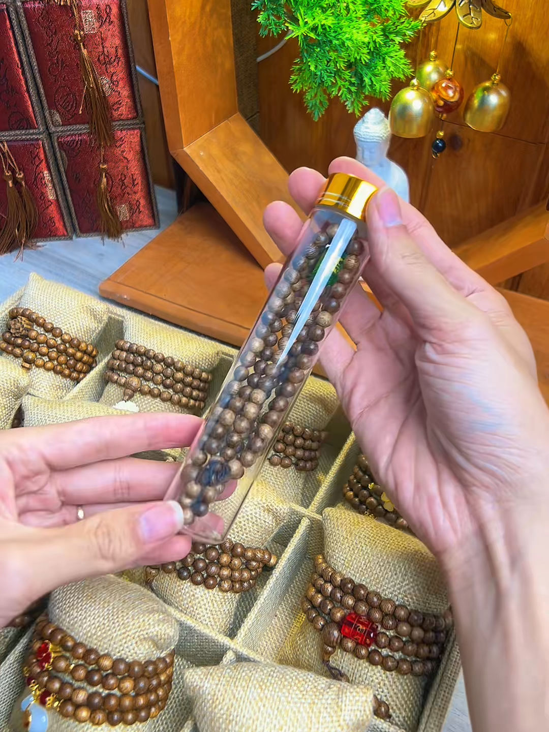 Vòng trầm 108 hạt mix charm omani ❤️#tramhuong #Mochuongrung #vòngtramhuongchuoi108hat #vongtramhuong108hat #vòngtramhuong  #vongtram108hat #Chepkinh