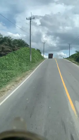 Jalur extrim ☑️#promomakanharian #fypシ゚viral #drivermuda #foryoupage #lintastimur @....Panjaitan.... @Pendosa Amnesia🙏 @Rivaldo mv06 @Dapa @K E P I N @bang barat123 @#@cukup tau aja# @ANAK NABURJU @🔰limbong mulana🔰 