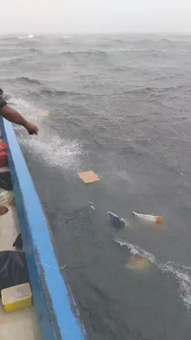 Alhamdulillah sampai dengan selamat di tujuan Kepulauan Karimata,