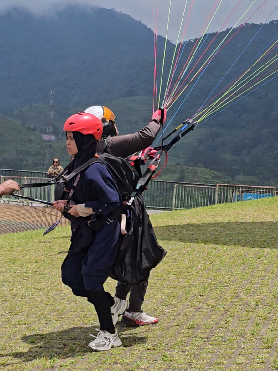 Weekend bsk kita terbang yuk..🤩🤩 #fyp #fypage #fyppppppppppppppppppppppp #paralayang #paralayangpuncakbogor 