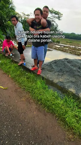 Dalane pating nggranjul🫠#foryoupage❤️❤️ #fypage #fypシ゚ #CapCut 