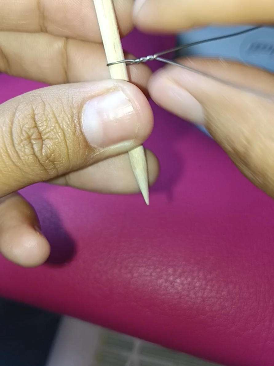 Tutorial de Media LUNA OJO DE GATO#ojodegato #uñas #cateye #cateyenails💅 #cateyechevy 