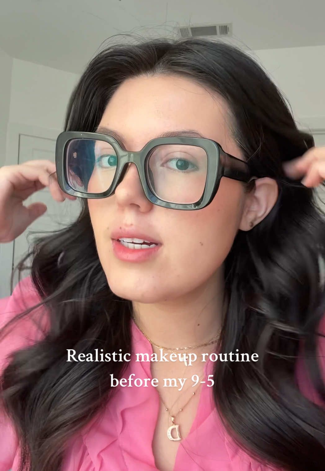 Realistic makeup routine as a 22 year old with a 9-5! 🕺🏻🤍 big fan of snoozing sometimes and big fan of simple realistic makeup!  #realisticmorningroutine #morningroutine #makeuptok #corporategirlies #kindnesskrew @Beekman 1802 @Tower 28 Beauty @Pat McGrath Labs @Rare Beauty @Saie 