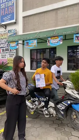 Neneng dan aa di Gudang Garmen?!!  Buruan mampir ke Gudang Garmen ✨ #pyfツ #belanjahemat #belanjamurah #gudanggarmen 