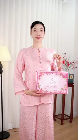 Set pháp phục lụa tơ tằm thanh lịch và trẻ trung cho nữ dịp tết 2026 _ Chất Lụa tơ tằm mềm rũ sang trọng nữ tính phù hợp cho các Nàng diện xuân 2026  #dotet #aodaitet #aobabatet #phapphucnhalua #tet 