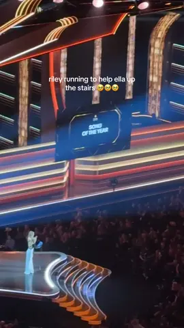 i love them @Riley Green @Ella Langley #cma #tennessee #nashville #country #cmaawards 