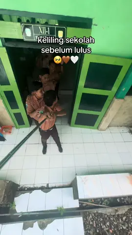 #VoiceEffects  sebelum lulus, keliling sekolah solusi mengobati kerinduan nantinya, kenangan abadi di akhir tahun🤍  #fyp #kenangankelas12 #smator #agit 