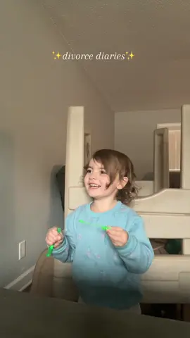 HGH! 🫶🏻 @𝓜𝓻𝓼.𝓖𝓻𝓮𝓰𝓸𝓻𝔂 I wanted to show you my baby playing with the bubbles 🥰🫶🏻🫶🏻 FOLLOW SOME GIRLIES! @mrsgregory @TaiAdeleCameron @Nikki 