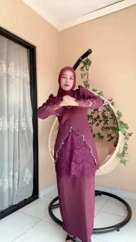 Saiyara warna burgundy 😍 Langsung Join livenya yuk 🥰 #foryoupageofficiall #kurungmelayu #setelan 