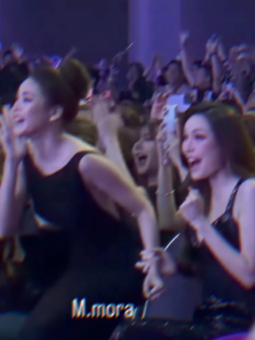 dipegangin biar ga makin rusuh 🤣 #engfawaraha #charlotteaustin #englot #missgrandthailand #fyp 