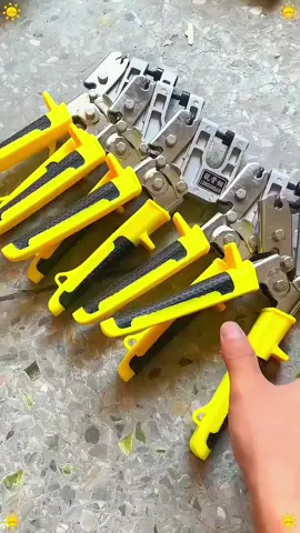 กั้นห้องกั้นผนังทำห้องเก็บเสียงบู้ผนังแนะนำใช้อุปกรณ์ตัวนี้เลยครับคืมย้ำโครงซีไลน์ อุปกรณ์ช่างต้องมีช่างต่อเติมบิวอินต้อง ใช้ #อุปกรณ์ช่าง #คืมย้ำโครง 