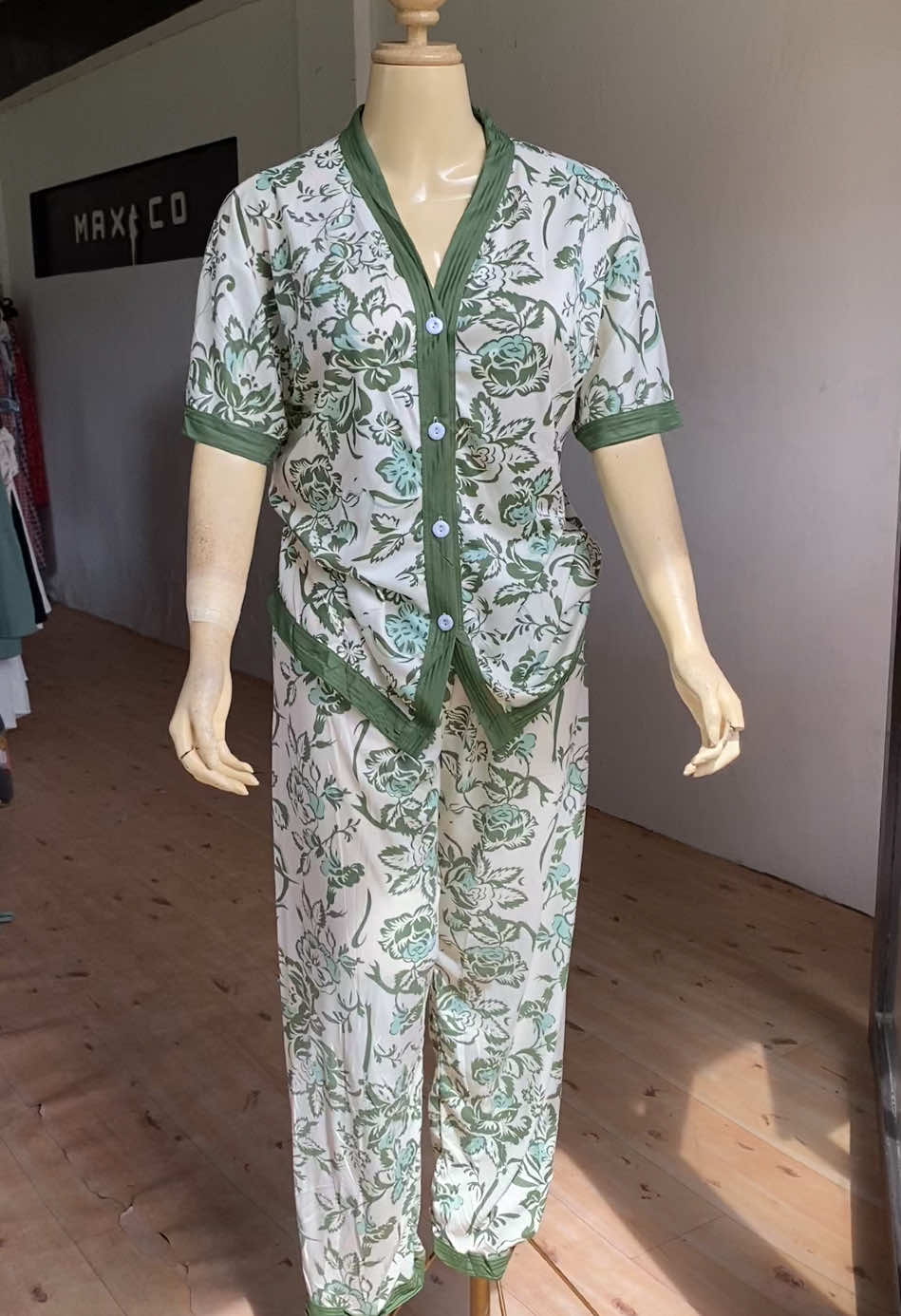 Lakas maka sosyal ng sleepwear na to #pantulog #sleepwear #pantulogoutfit 