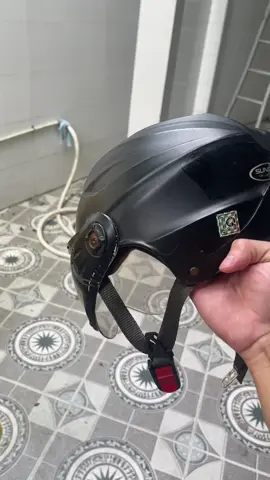 Nón bảo hiểm che chắn khói bụi mưa gió rất tốt luôn nha anh em #kmaxshop #nonbaohiem #nonbaohiemchinhhang #nonbaohiemnuadau 