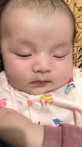 Masya Allah mama nya sampai sakit pinggang😭#masyaallahtabarakkallah #newbornbaby #baby #fypシ゚ 