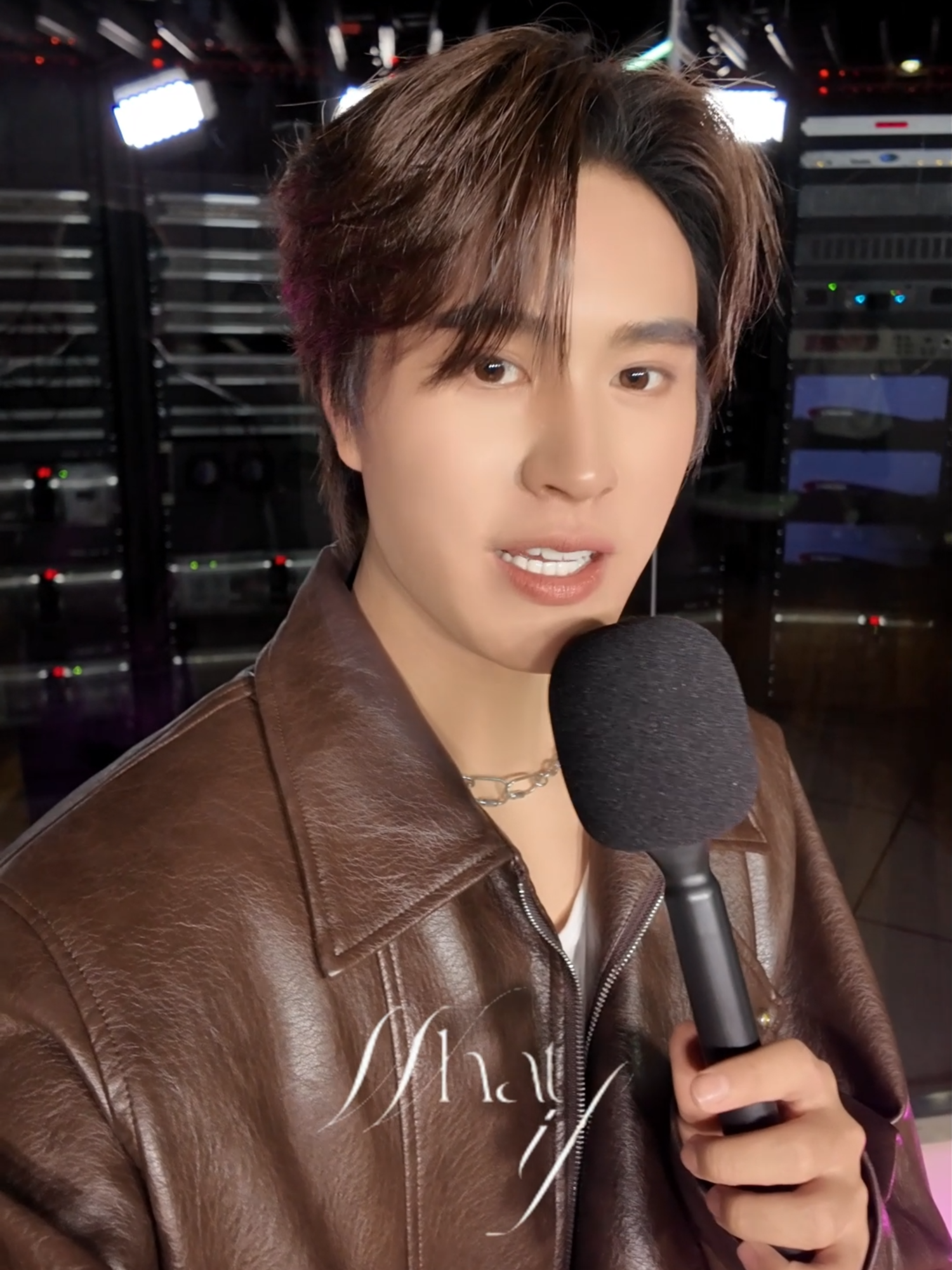 วันนี้หนุ่มหล่อ 'GEMNI' แวะมาฝากซิงเกิลใหม่ 'What If' 💘 มันจะเป็นยังไงถ้าเรารักกัน~ มันก็จะเป็นแบบนี้น่ะสิค้าบทุกคน ˃̵͈̑ᴗ˂̵͈̑ 📍 ขอเพลงกันเข้ามาได้ที่ #HITZThailand นะครับ #HITZxWhatIf_GEMINI #WhatIf_GEMINI  #Gemini_NT  #RISERMUSIC  #บันเทิงTikTok @gemini_nt @risermusicth