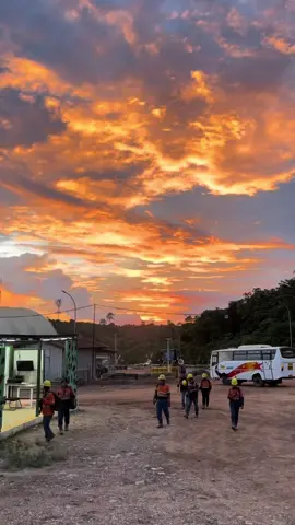 Pulang kerja+senja #senjasorehari #tambangbatubara #senjatambang🌄 #fypシ゚ 