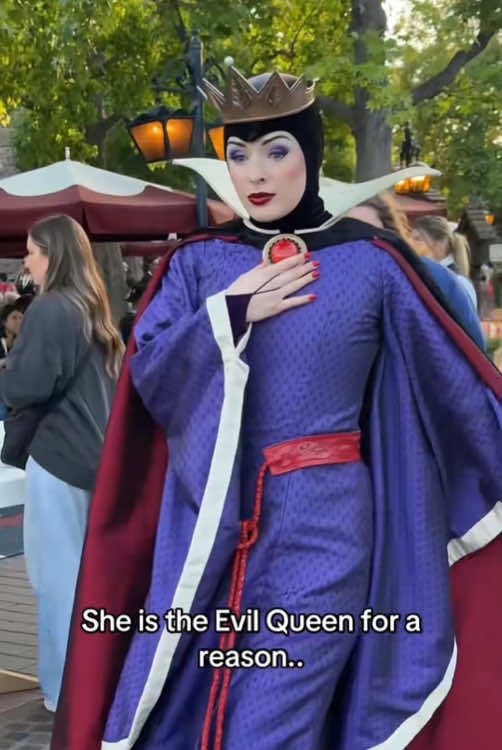 Disney’s Evil Queen #disneyland #disneyworld #fyp #savage #evilqueen