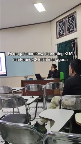 Lebih baik melewatkan KUA daripada melewatkan S2. Ya, nggak? 😂 #kuliahs2 #uin #uinsaizu #fyp #trending 