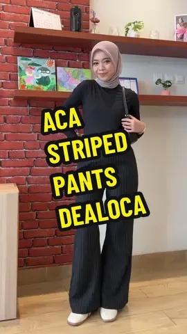 Flare pants dealoca gaes! Cakep banget bikin keliatan lebih jenjang. Aca Striped Flared Pants